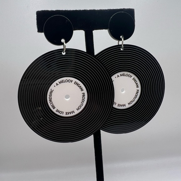 Jewelry - Cute earrings Music Records